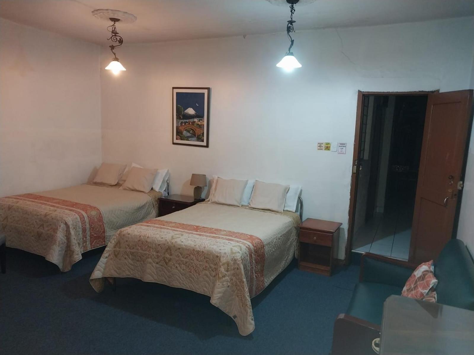 Hostal Benalcazar Кито Экстерьер фото