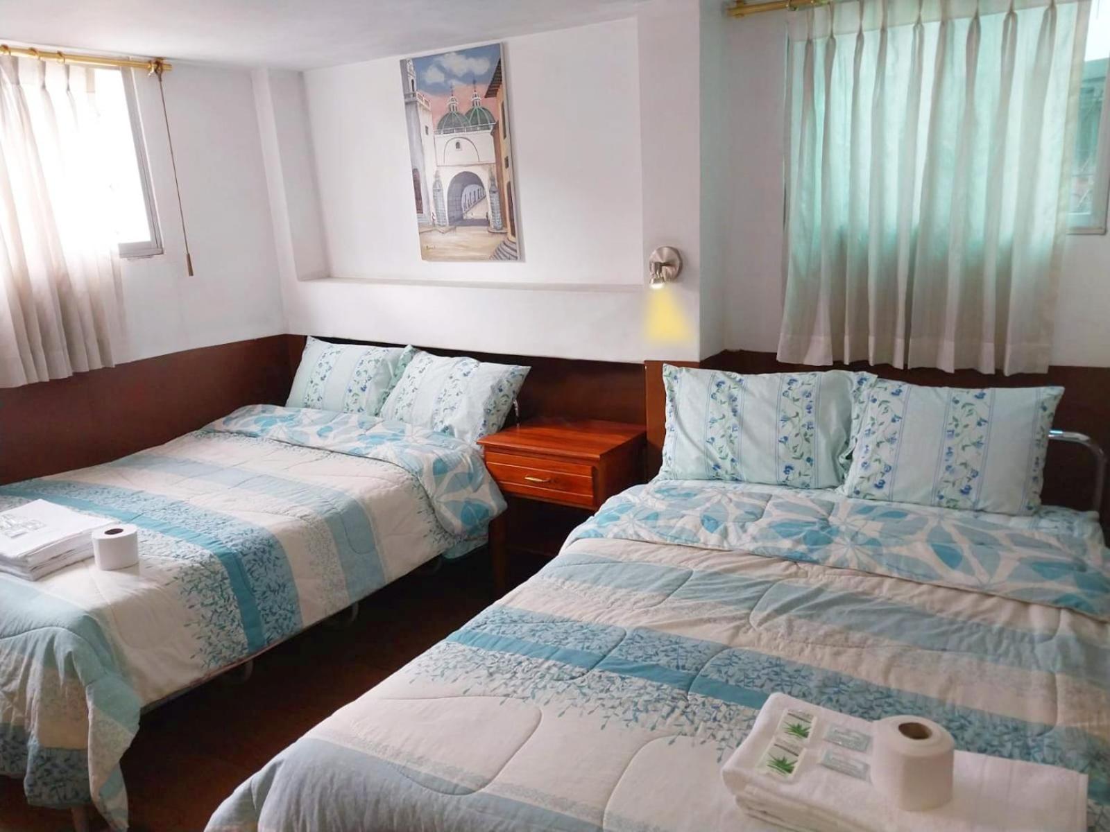 Hostal Benalcazar Кито Экстерьер фото
